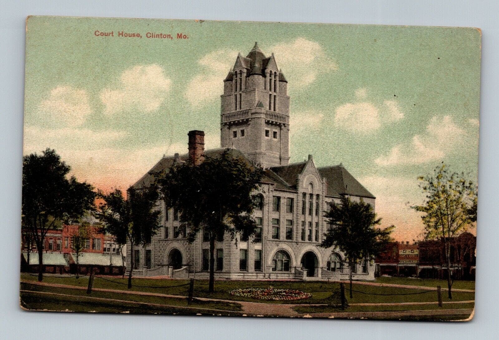 Henry County courthouse in Clinton, MO